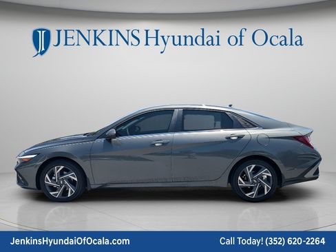 New 2026 Hyundai Elantra Limited FWD image 7