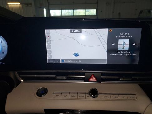Used 2024 Hyundai Elantra Limited FWD image 24