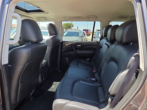 Used 2024 INFINITI QX80 Luxe RWD image 9