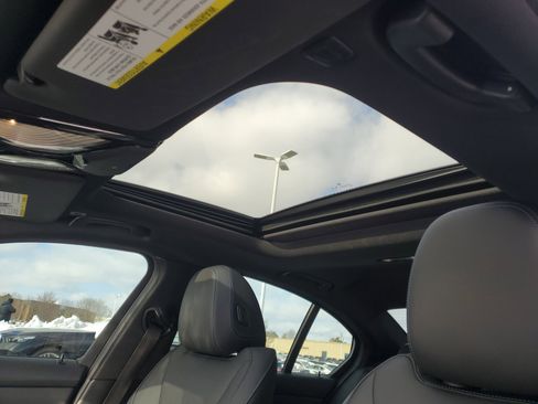 Used 2022 BMW M340i xDrive w/ Premium Package image 9