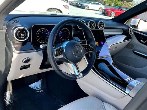 Certified 2025 Mercedes-Benz GLC 300 image 17