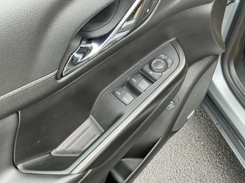 Used 2023 GMC Acadia SLT AWD/4WD image 23