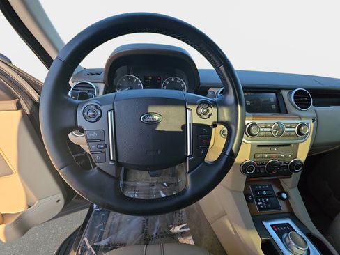 Used 2016 Land Rover LR4 HSE AWD/4WD image 16