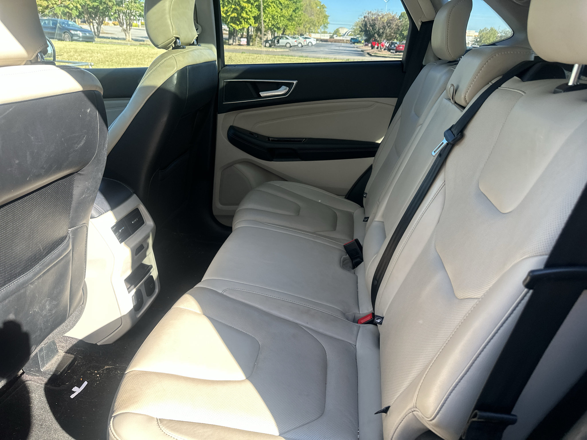 Used 2017 Ford Edge Titanium w/ Equipment Group 301A FWD image 17