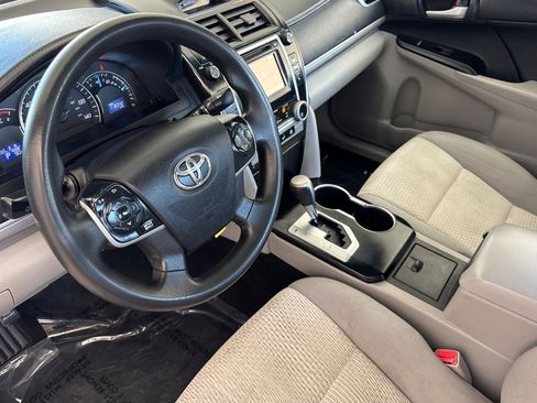 Used 2014 Toyota Camry LE FWD image 10