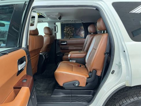 Used 2016 Toyota Sequoia Platinum image 41