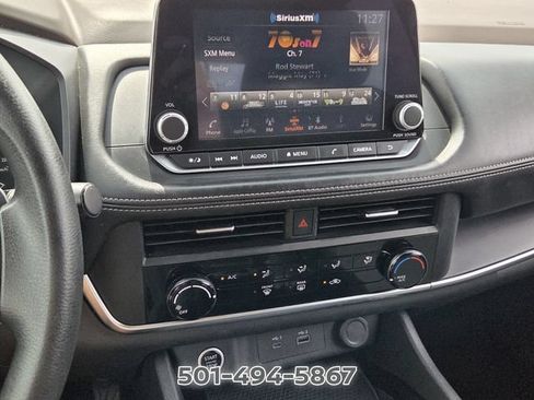 Used 2023 Nissan Rogue S AWD/4WD image 17
