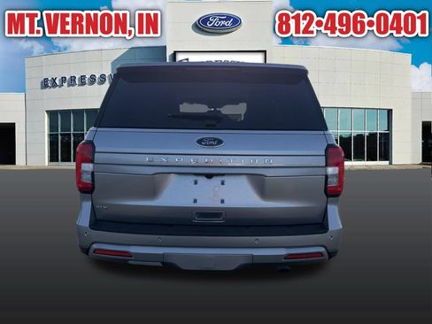 Used 2024 Ford Expedition XLT AWD/4WD image 8