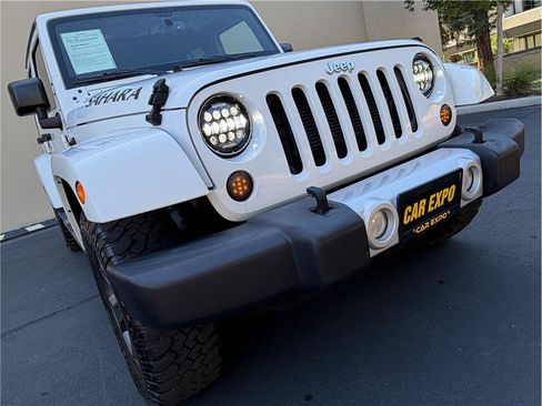 Used 2015 Jeep Wrangler Unlimited Sahara w/ Connectivity Group AWD/4WD image 46