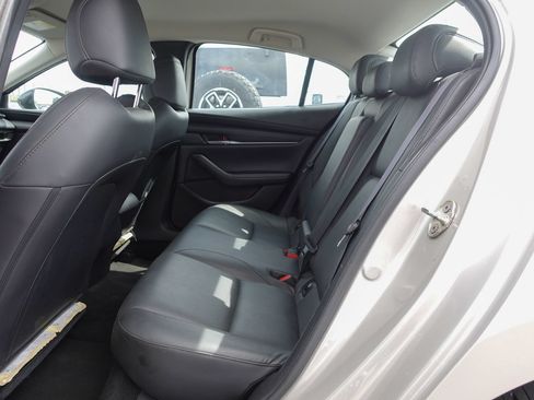 Used 2024 MAZDA MAZDA3 s FWD image 14