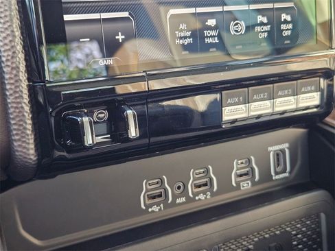 New 2026 RAM 3500 Limited image 36