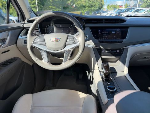 Used 2020 Cadillac XT5 Premium Luxury AWD/4WD image 10