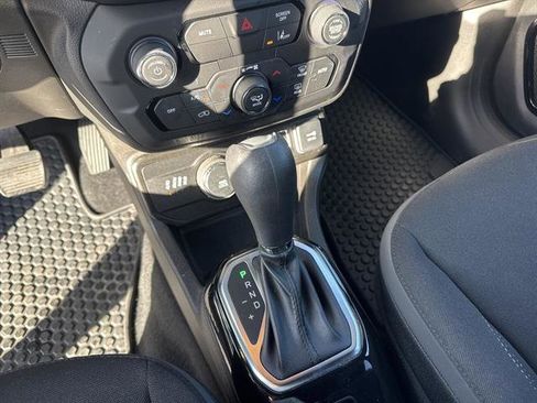 Used 2022 Jeep Renegade Altitude w/ Convenience Group image 13