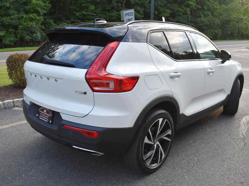 Used 2019 Volvo XC40 T5 R-Design AWD/4WD image 4