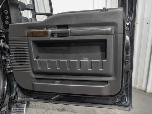 Used 2016 Ford F350 Platinum image 41