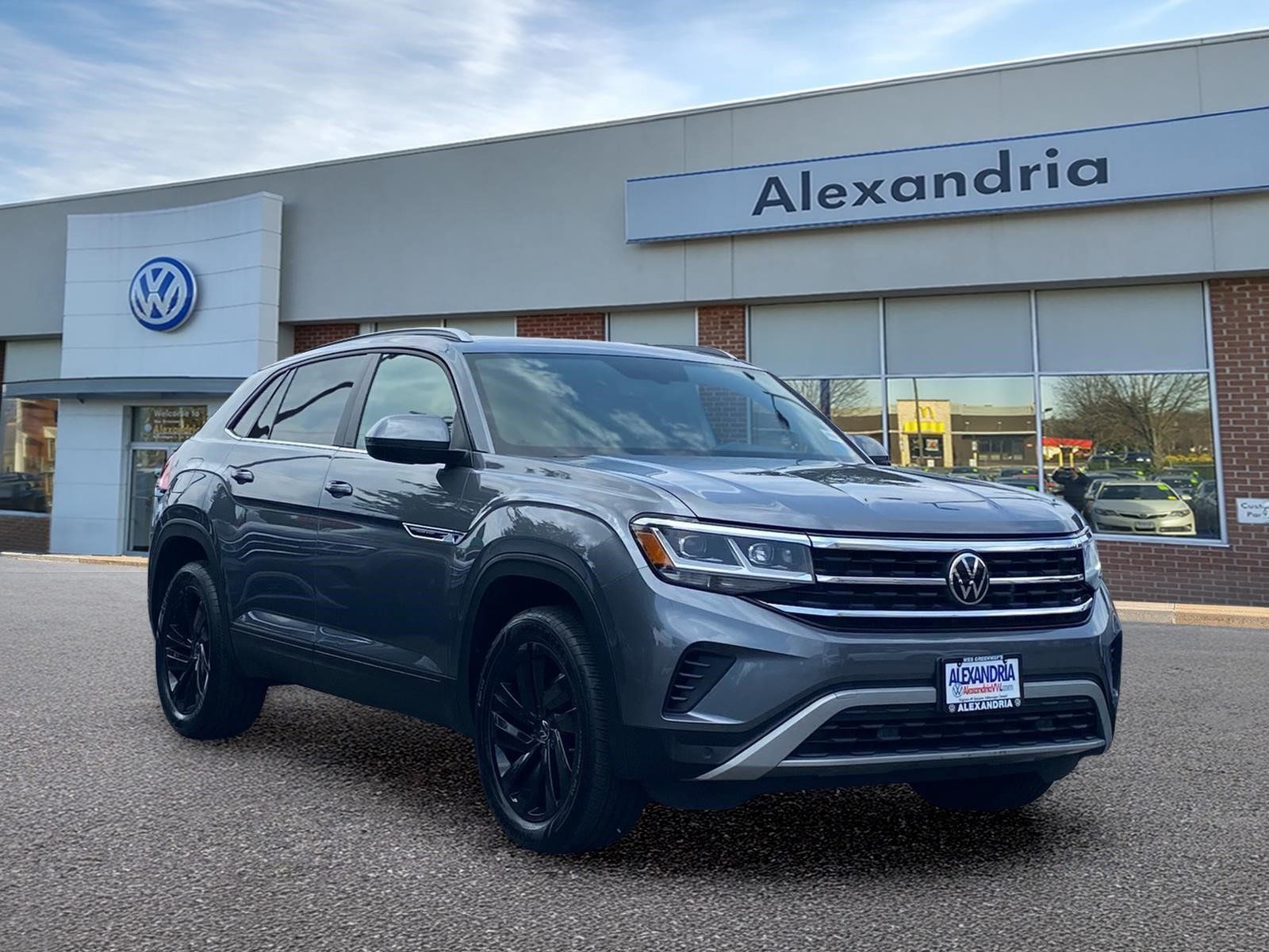 Used 2022 Volkswagen Atlas Cross Sport SE AWD/4WD image 1