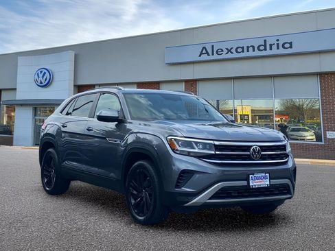 Used 2022 Volkswagen Atlas Cross Sport SE AWD/4WD image 1