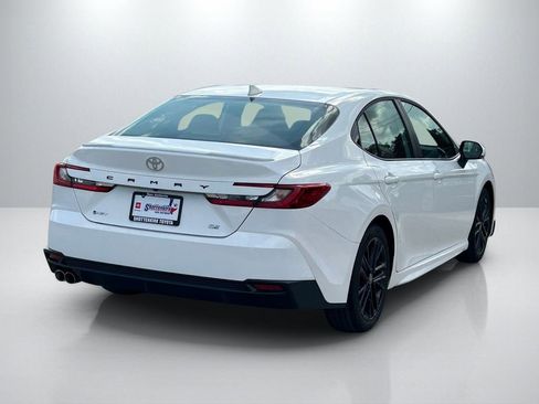 Certified 2025 Toyota Camry SE FWD image 5