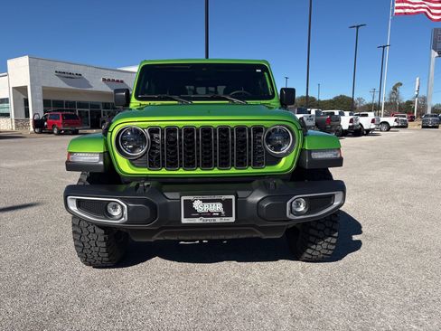 Used 2025 Jeep Gladiator Sport image 19