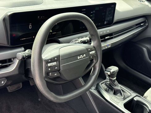 Used 2025 Kia K4 FWD image 24