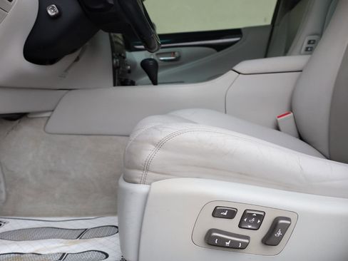 Used 2008 Lexus LS 460 RWD image 16