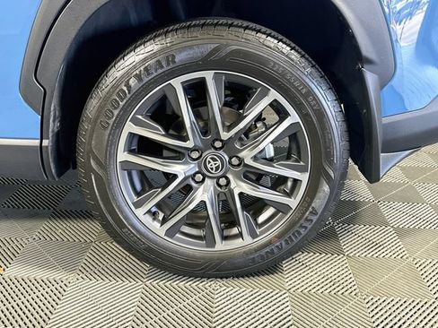 Certified 2026 Toyota Corolla Cross XLE FWD image 29