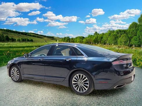 Used 2020 Lincoln MKZ FWD image 4