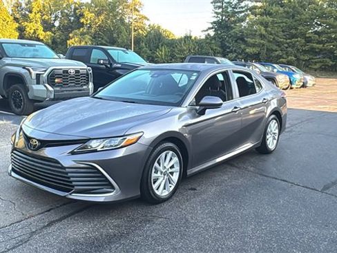 Used 2024 Toyota Camry LE image 2