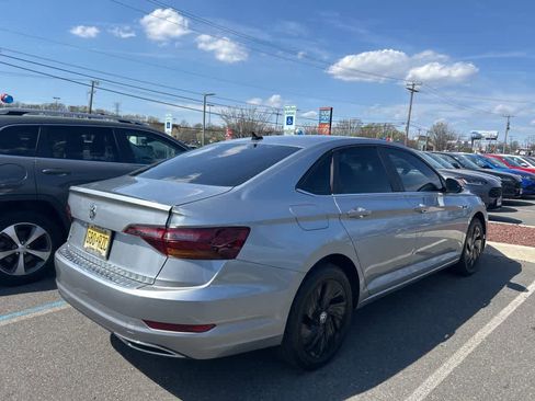 Used 2019 Volkswagen Jetta SEL Premium image 5