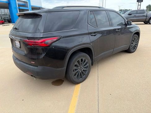 Used 2023 Chevrolet Traverse RS FWD image 3