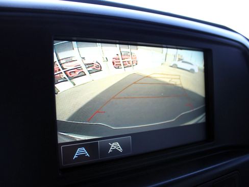 Used 2018 Chevrolet Silverado 1500 Custom w/ Custom Convenience Package image 17