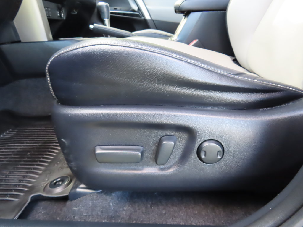 Used 2018 Toyota RAV4 Limited w/ All Weather Liner Package AWD/4WD image 9