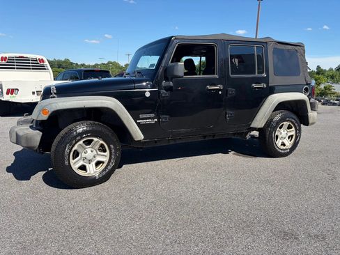 Used 2011 Jeep Wrangler Unlimited Sport AWD/4WD image 3