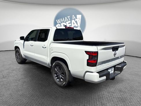 Used 2025 Nissan Frontier SV RWD image 6