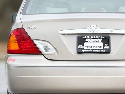 Used 2000 Toyota Avalon XL image 15