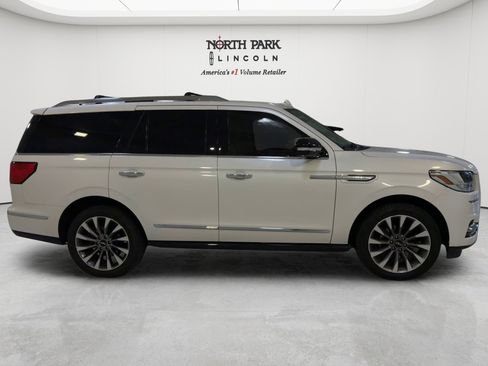 Used 2019 Lincoln Navigator Select w/ Cargo Package AWD/4WD image 8