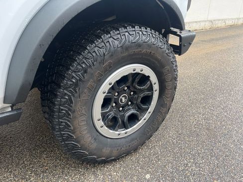 Certified 2022 Ford Bronco Badlands w/ Sasquatch Package image 7