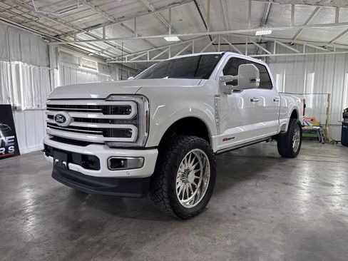 Used 2026 Ford F250 Platinum w/ Platinum Plus Package AWD/4WD image 12