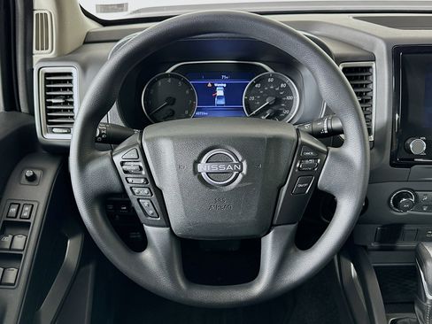 Used 2024 Nissan Frontier SV image 17