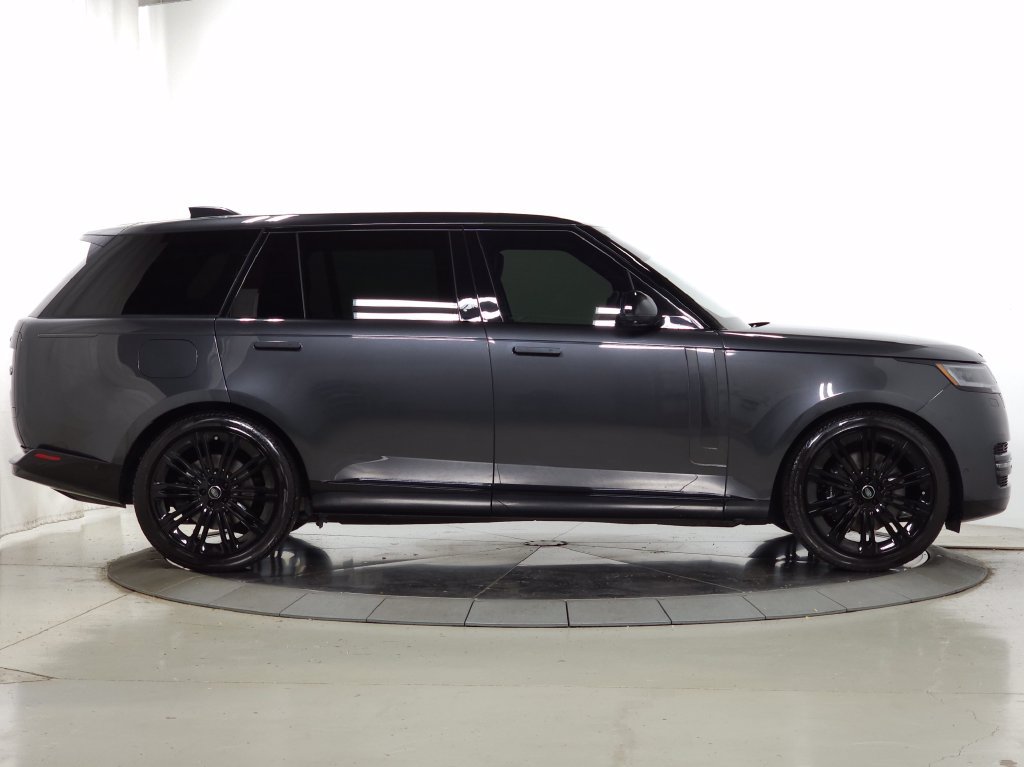 Used 2023 Land Rover Range Rover Long Wheelbase SE AWD/4WD image 9