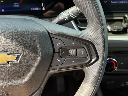 Used 2025 Chevrolet TrailBlazer LT AWD/4WD image 21