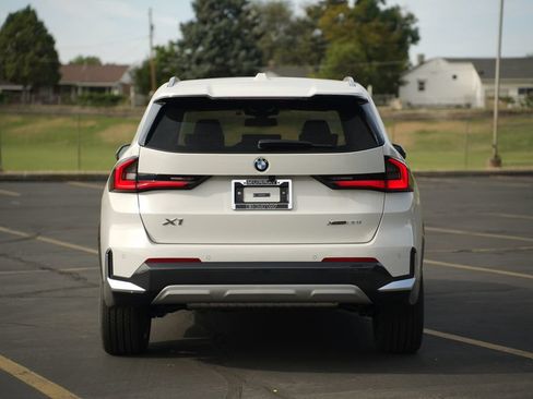 New 2026 BMW X1 xDrive28i w/ Convenience Package AWD/4WD image 4