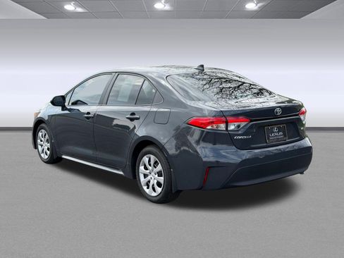 Used 2025 Toyota Corolla LE image 3
