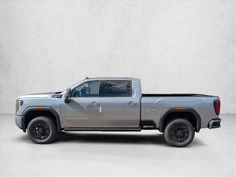 New 2026 GMC Sierra 2500 Denali w/ Denali Reserve Package image 5