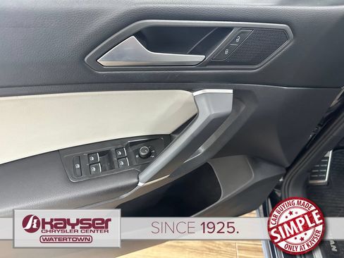 Used 2020 Volkswagen Tiguan SE R-Line AWD/4WD image 12