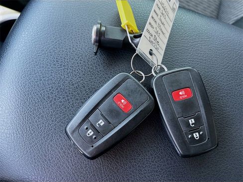 Used 2023 Toyota 4Runner SR5 image 32