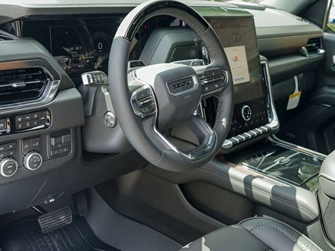 New 2026 GMC Yukon XL Denali w/ Denali Reserve Package AWD/4WD image 9