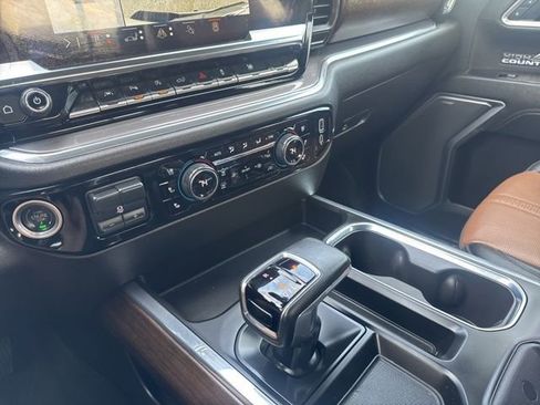 Used 2025 Chevrolet Silverado 1500 High Country w/ High Country Premium Package image 16