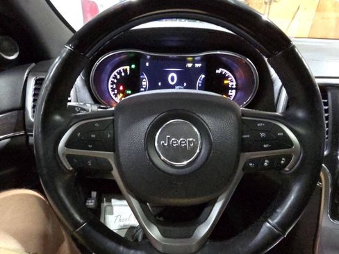 Used 2018 Jeep Grand Cherokee Overland AWD/4WD image 36