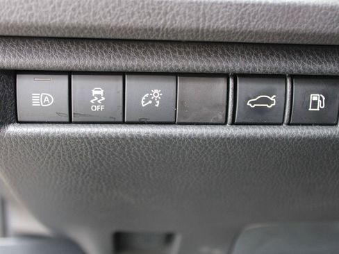 Used 2025 Toyota Camry XSE FWD image 19
